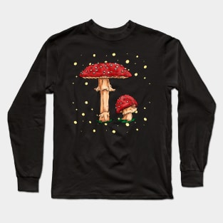 Amanita muscaria mushrooms, red fly agaric Long Sleeve T-Shirt